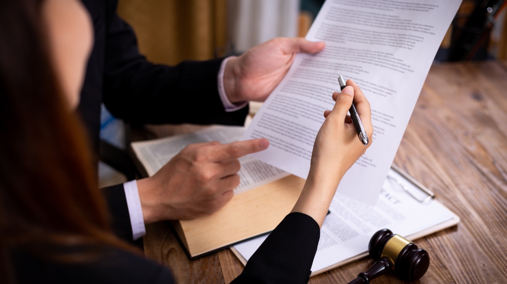 lawyer consults client about divorce