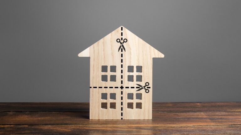 Who Keeps the Family Home in a Divorce?